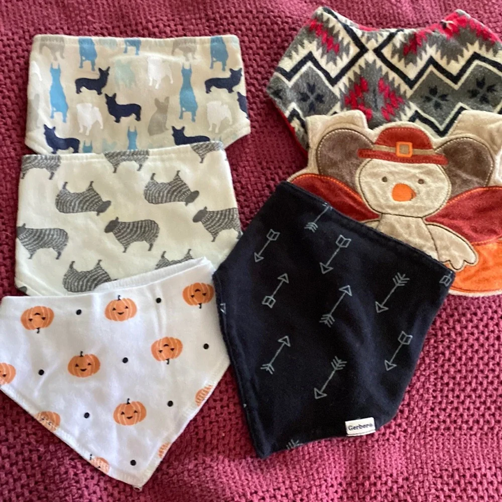 Random bibs - Picture 1 of 1